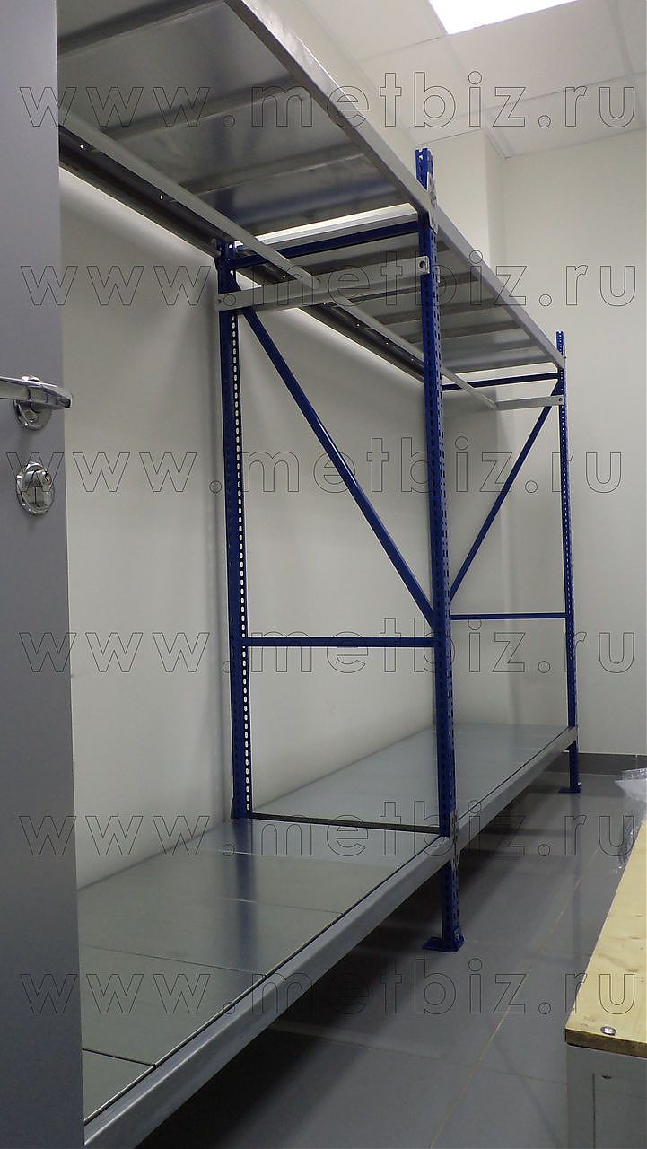 Стеллажи с вешалом Стеллажи с вешалом