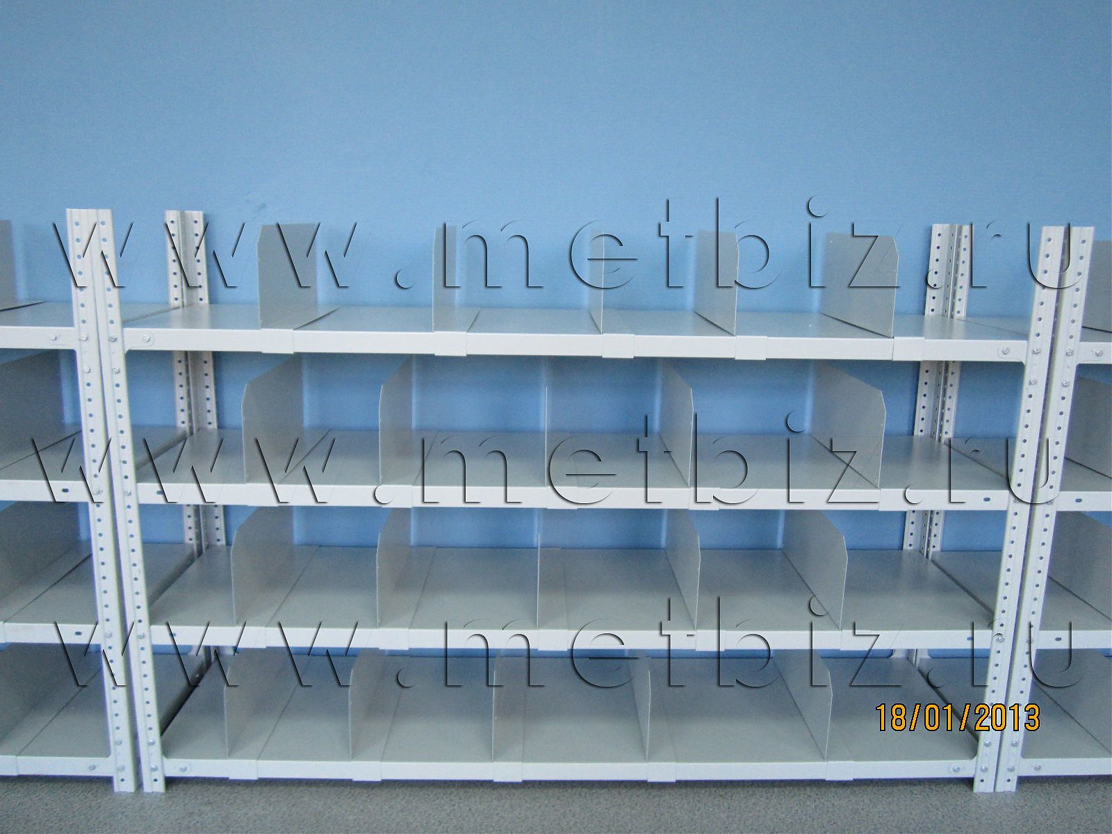 Стеллажи металлические полочные с разделителями Стеллажи металлические полочные с разделителями