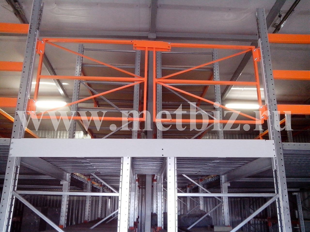 Мезонин складской для хранения автозапчастей для грузового транспорта_загрузочная площадка. Мезонин складской для хранения автозапчастей для грузового транспорта_загрузочная площадка.