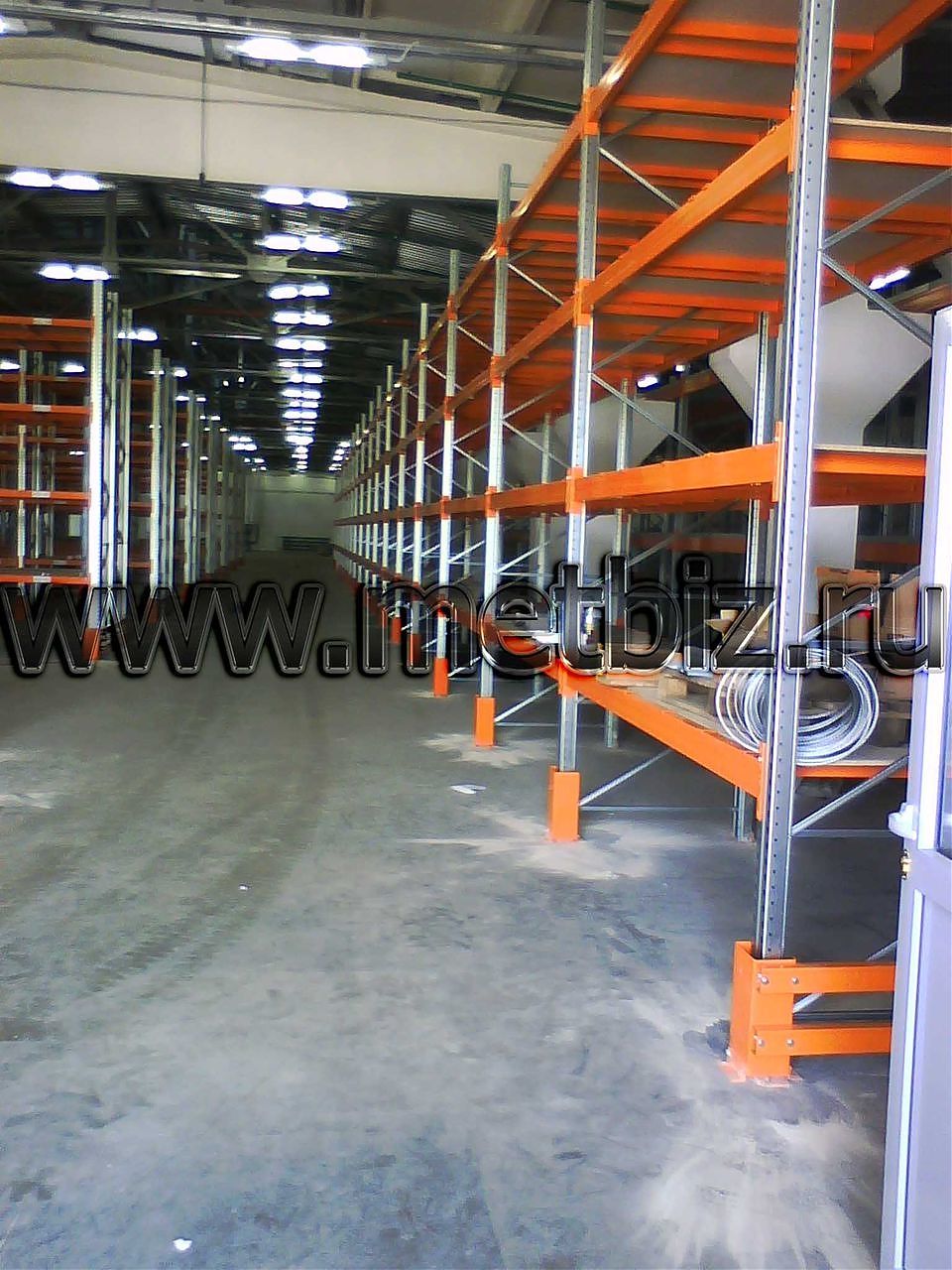 Фронтальные стеллажи с решётчатым настилом_3 Фронтальные стеллажи с решётчатым настилом_3