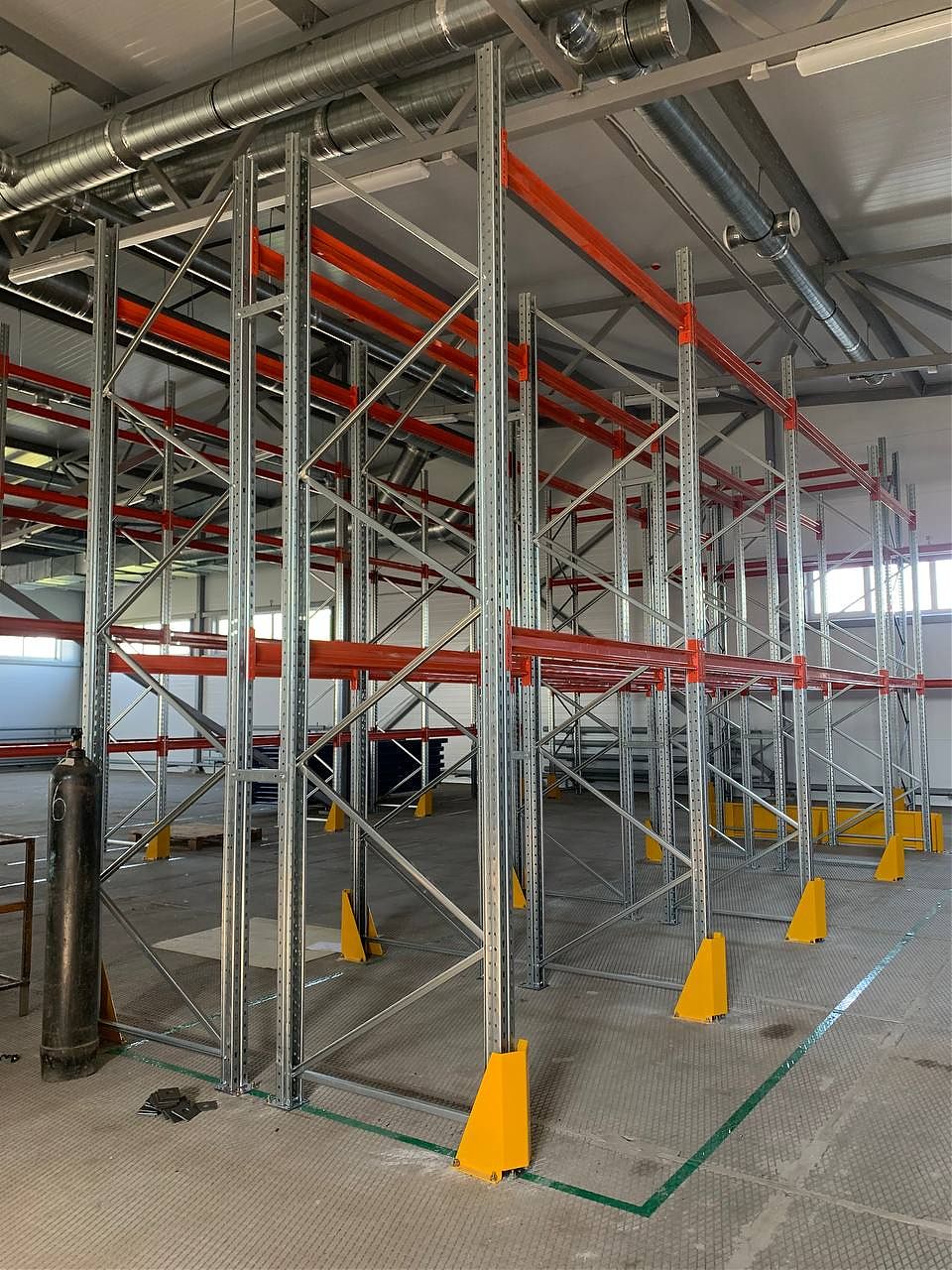 Глубинный и фронтальный стеллажный комплекс Глубинный и фронтальный стеллажный комплекс