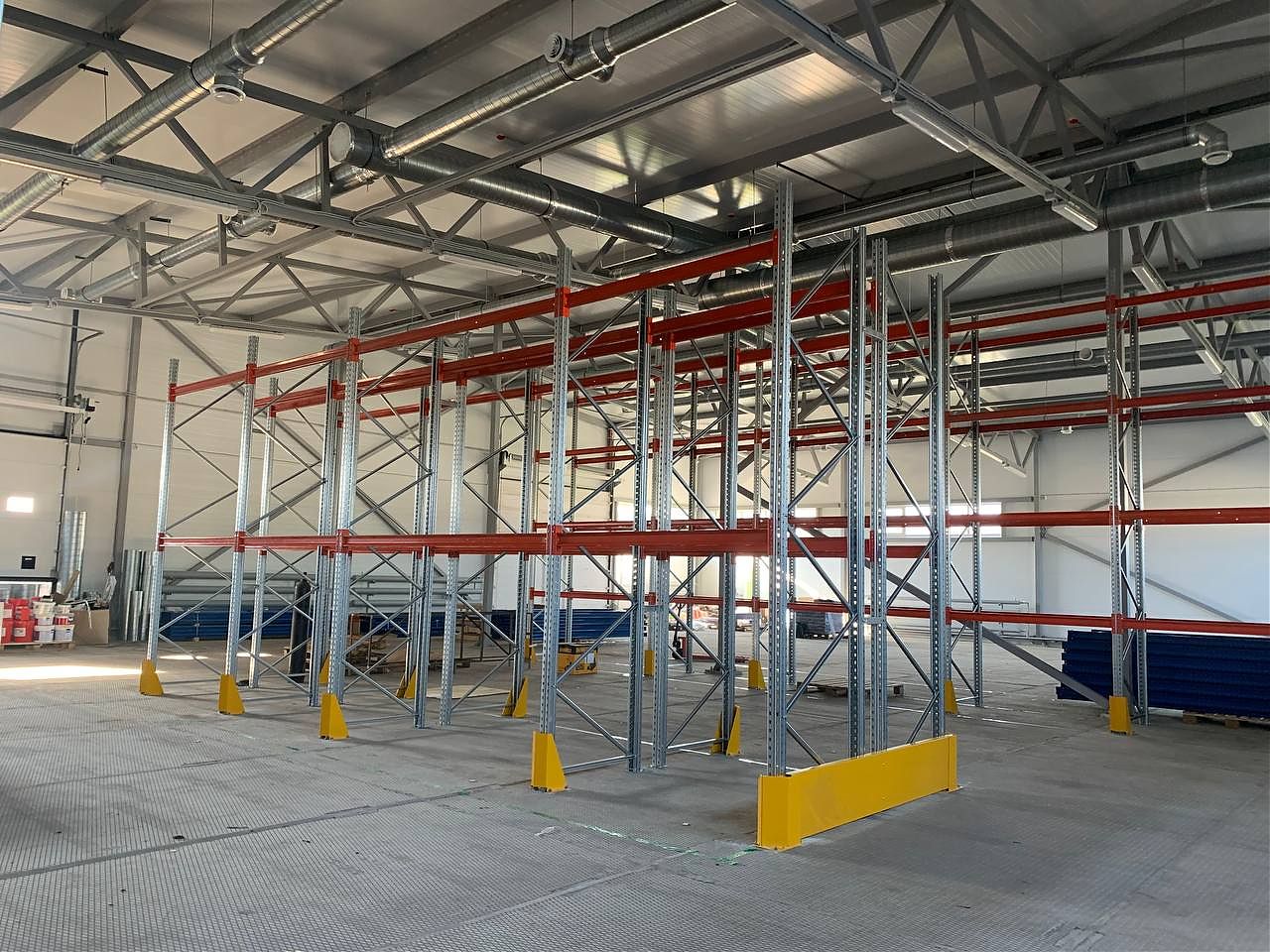 Глубинный и фронтальный стеллажный комплекс Глубинный и фронтальный стеллажный комплекс