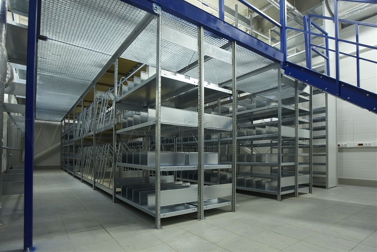 Первый этаж мезонина для автосервиса Первый этаж мезонина для автосервиса