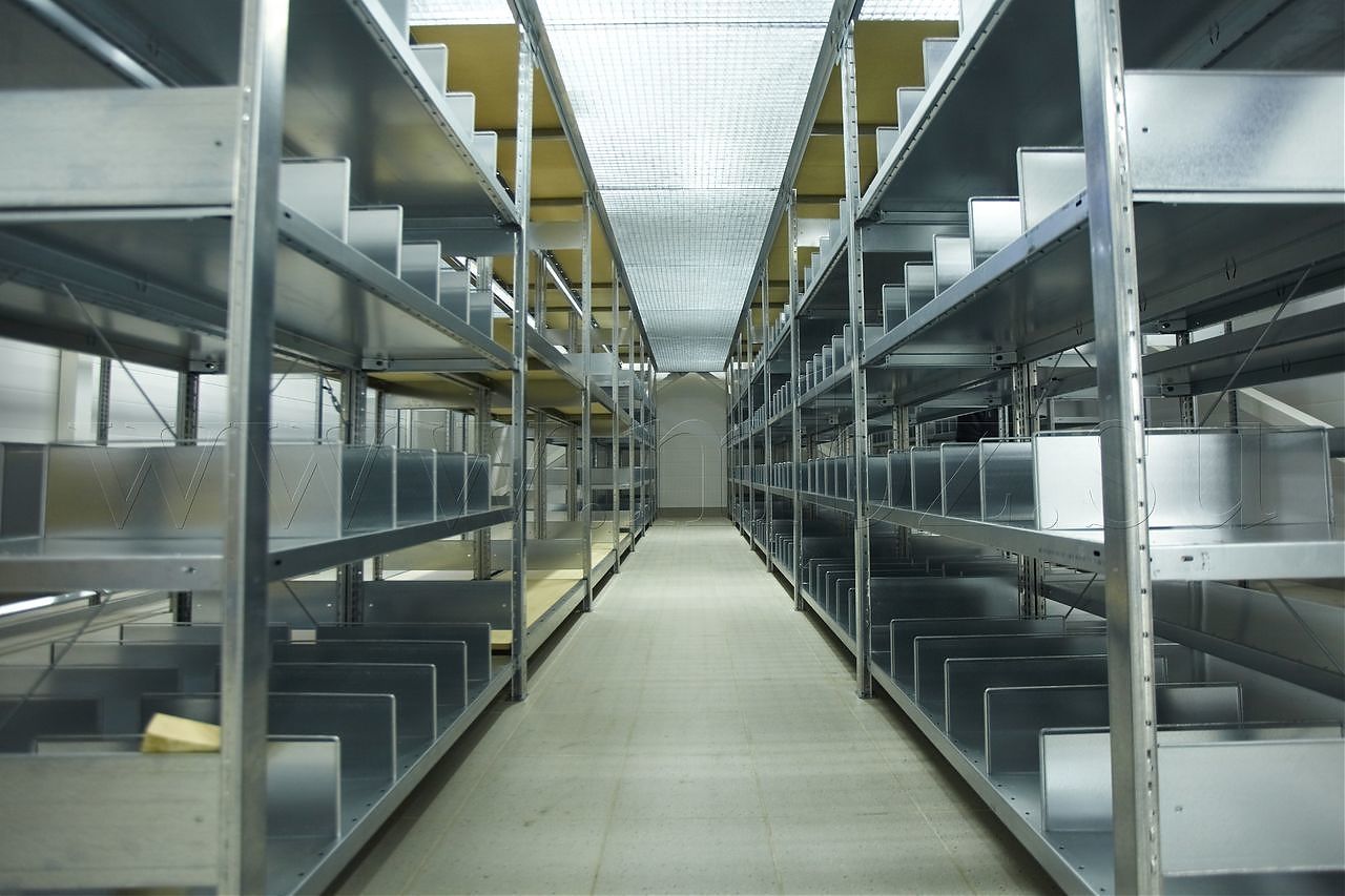 Фото полочных стеллажей с разделителями Фото полочных стеллажей с разделителями