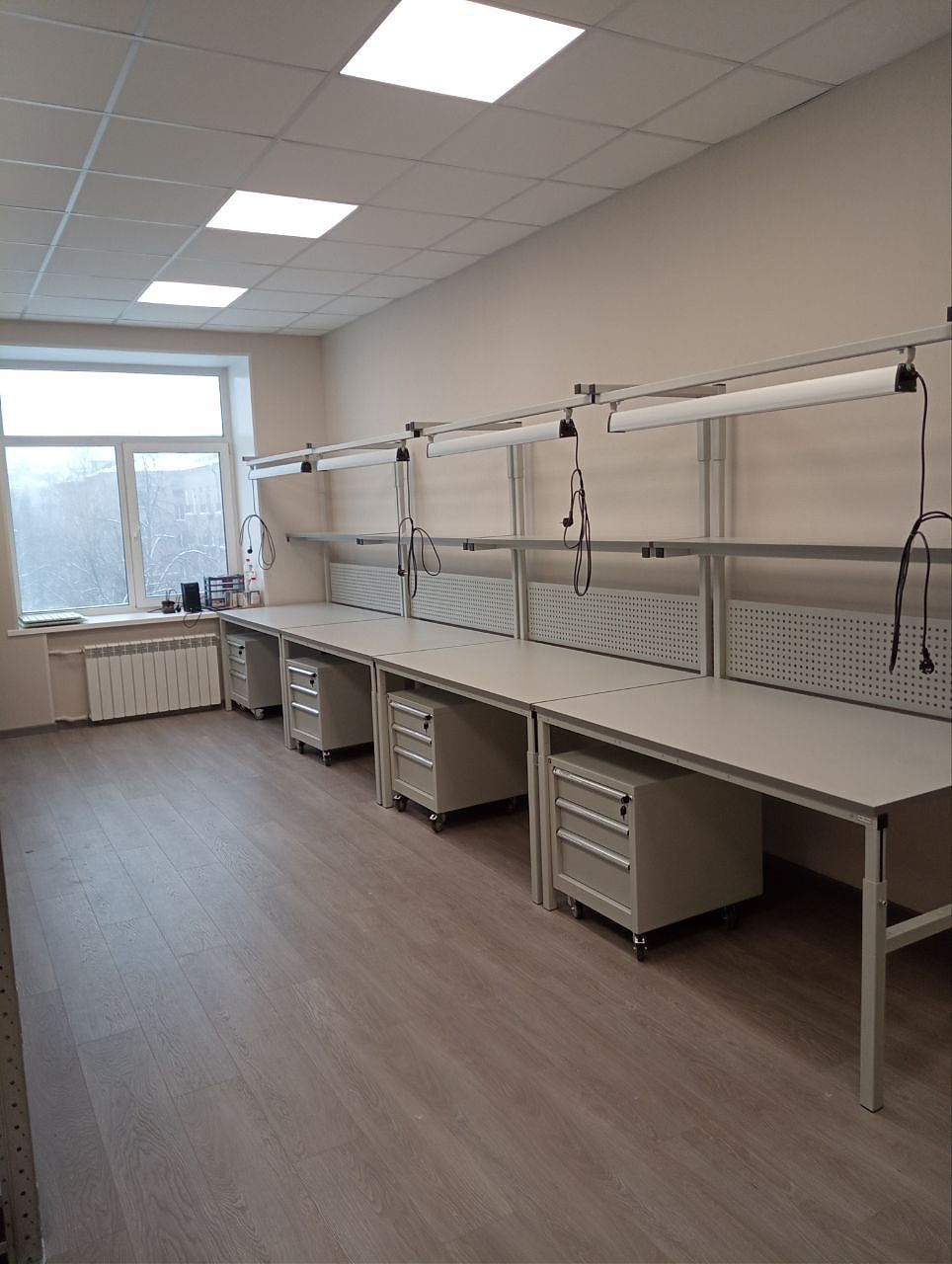 Металлический стол промышленного назначения СП и тумба металлическая ТП-3 Металлический стол промышленного назначения СП и тумба металлическая ТП-3