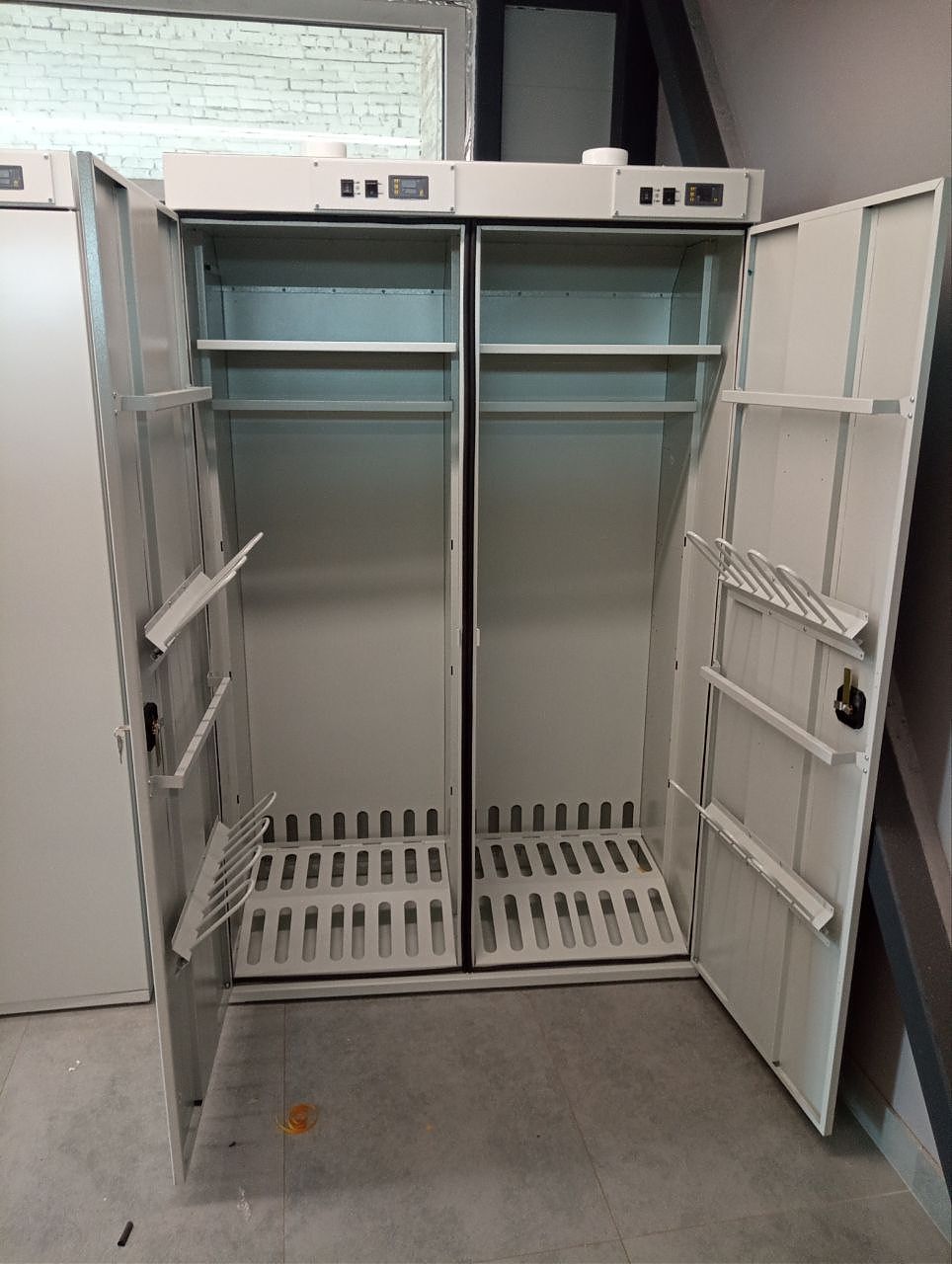 Сушильные шкафы для одежды и обуви Сушильные шкафы для одежды и обуви