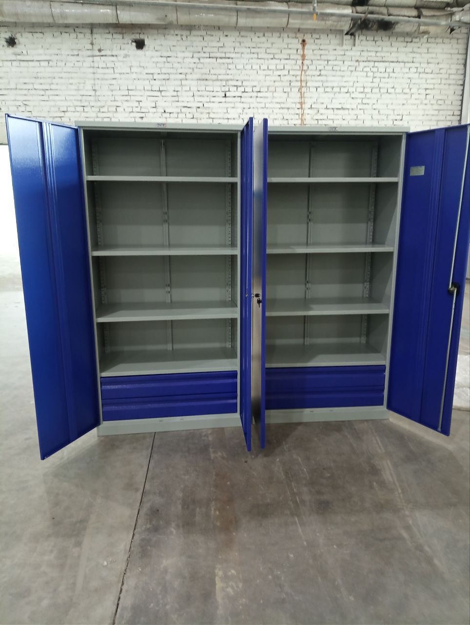 Инструментальные шкафы TC 1995 для компании, которая занимается производством и поставками промышленного оборудования. Инструментальные шкафы TC 1995 для компании, которая занимается производством и поставками промышленного оборудования.