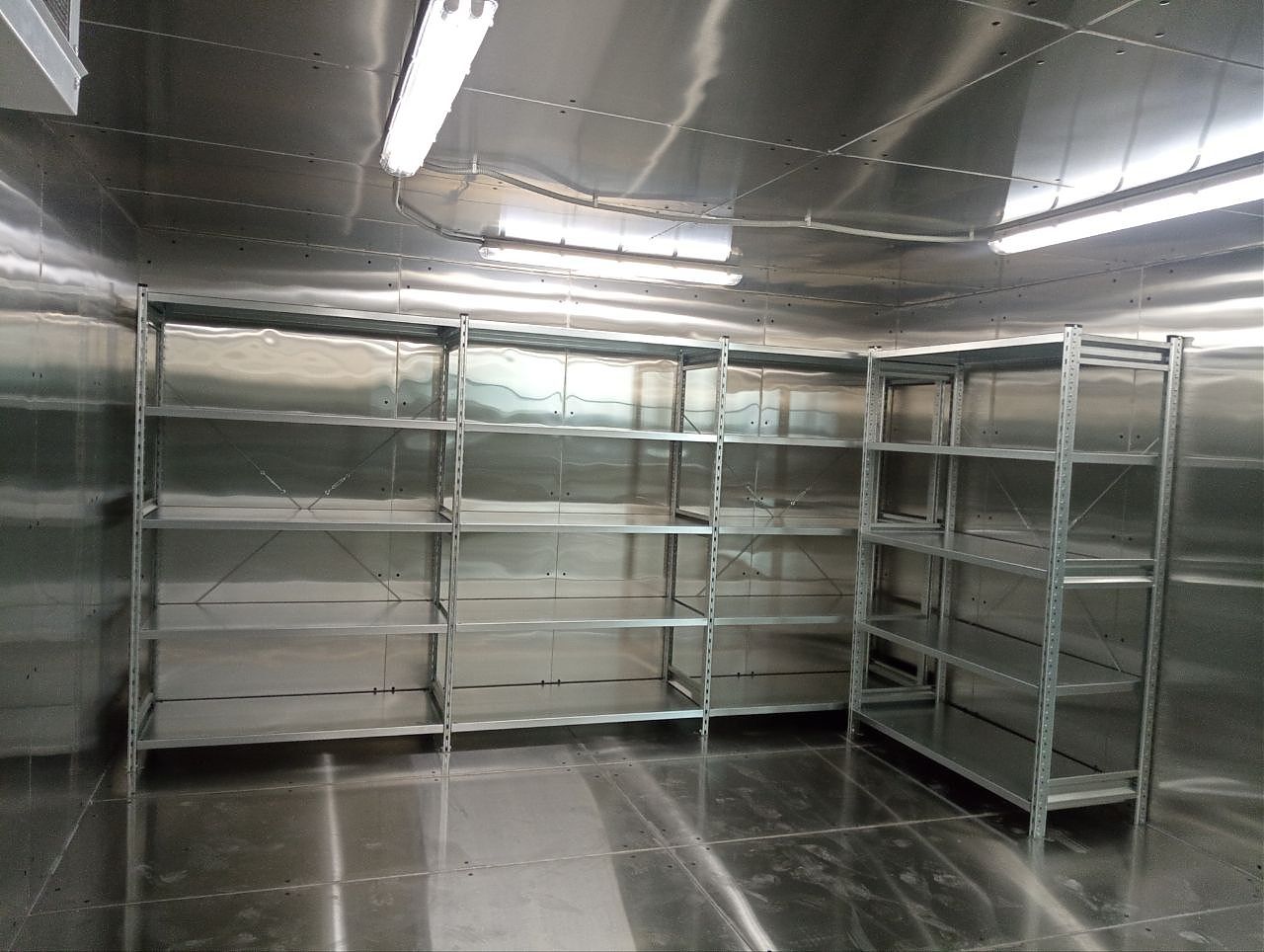 Оцинкованные стеллажи СТ-031 Оцинкованные стеллажи СТ-031