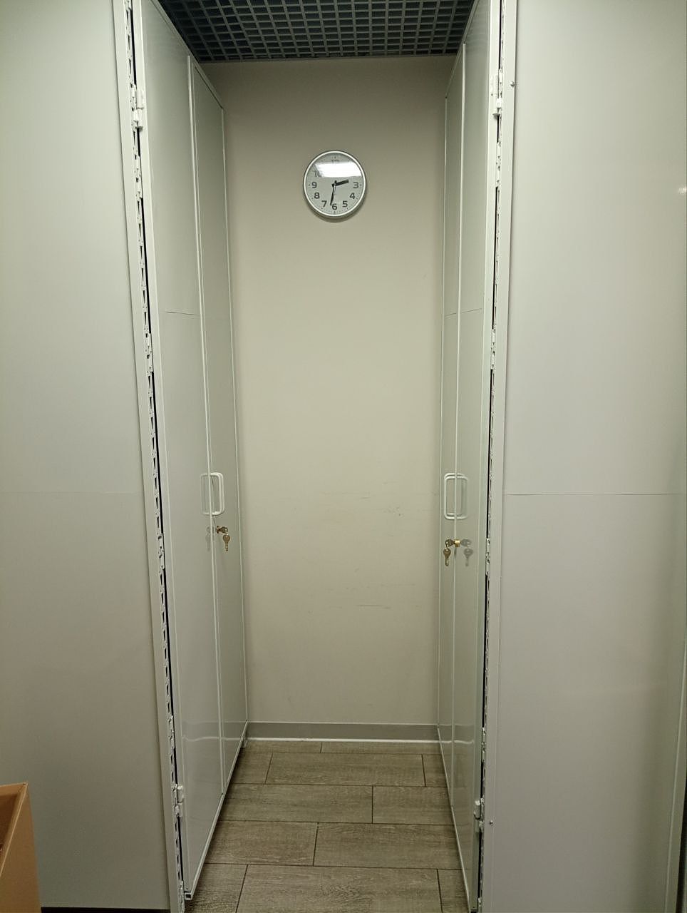 Стеллаж с дверьми СТ-600 Стеллаж с дверьми СТ-600