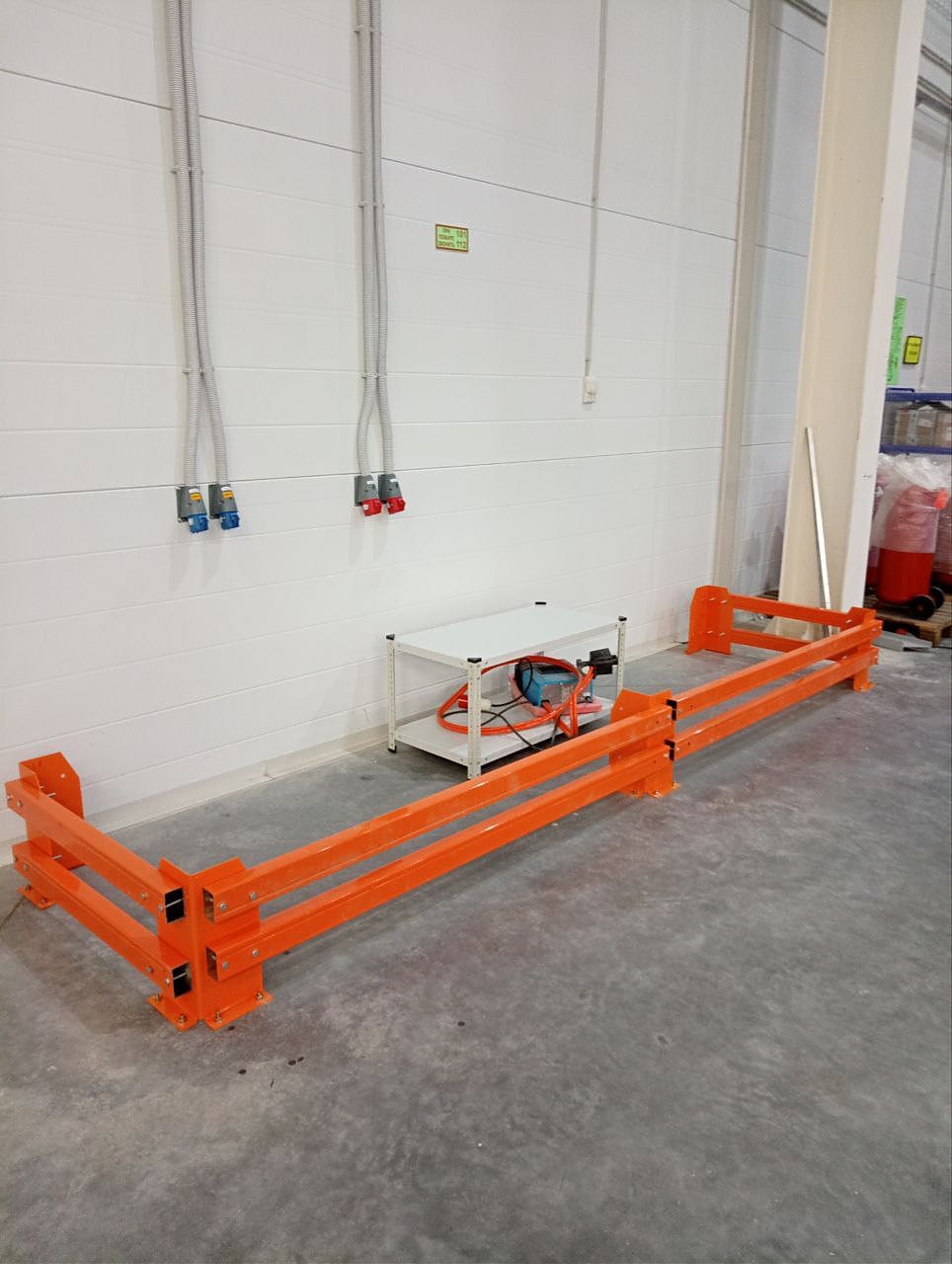 Установка защиты конструктивных и инженерных систем здания, перегородок Установка защиты конструктивных и инженерных систем здания, перегородок