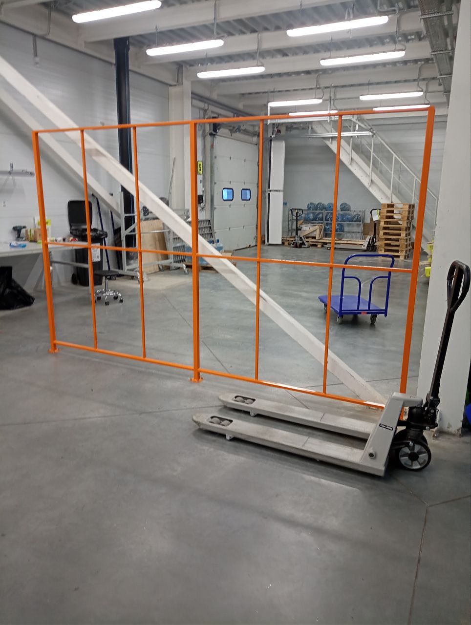 Установка защиты конструктивных и инженерных систем здания, перегородок Установка защиты конструктивных и инженерных систем здания, перегородок