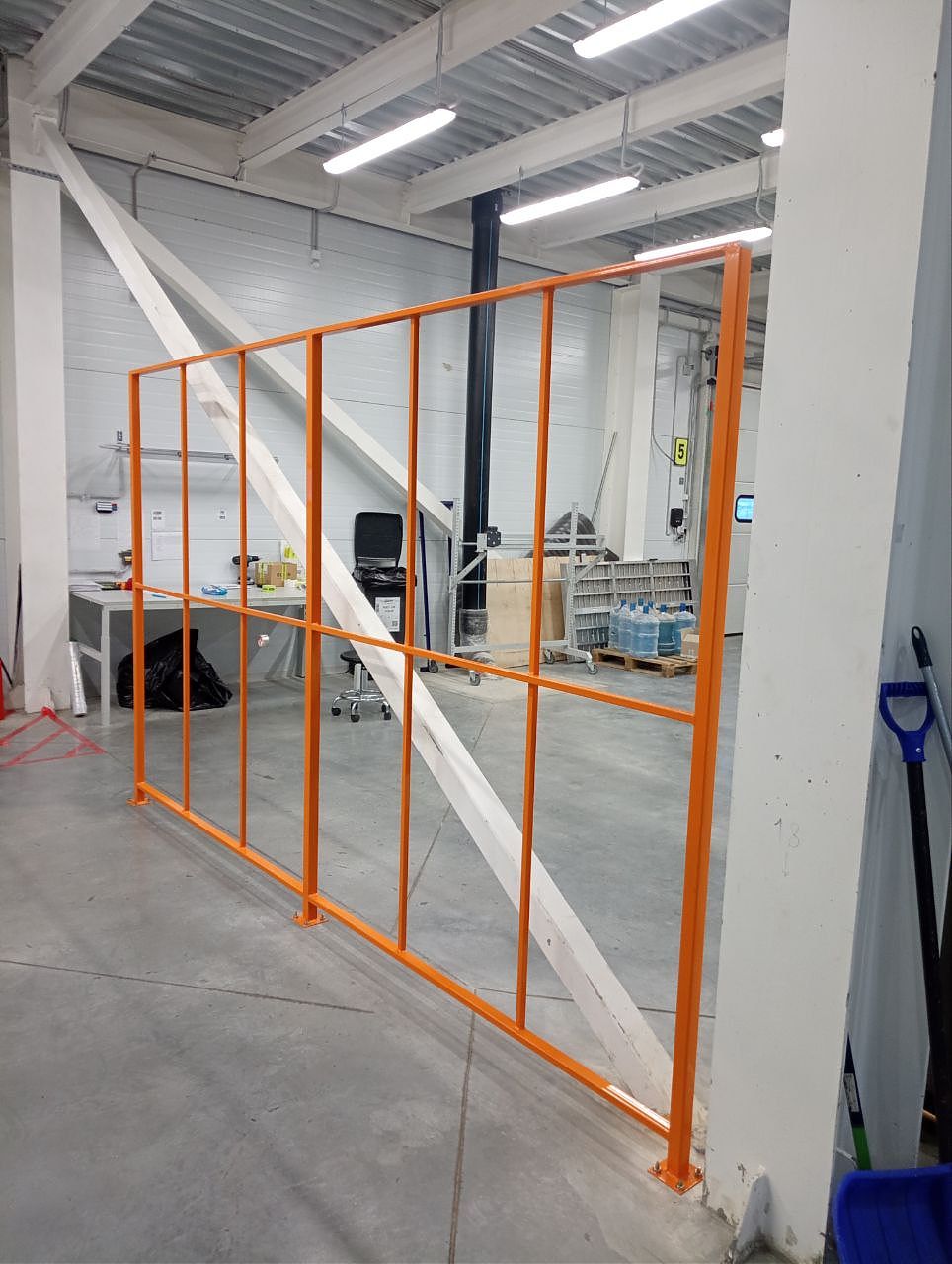 Установка защиты конструктивных и инженерных систем здания, перегородок Установка защиты конструктивных и инженерных систем здания, перегородок